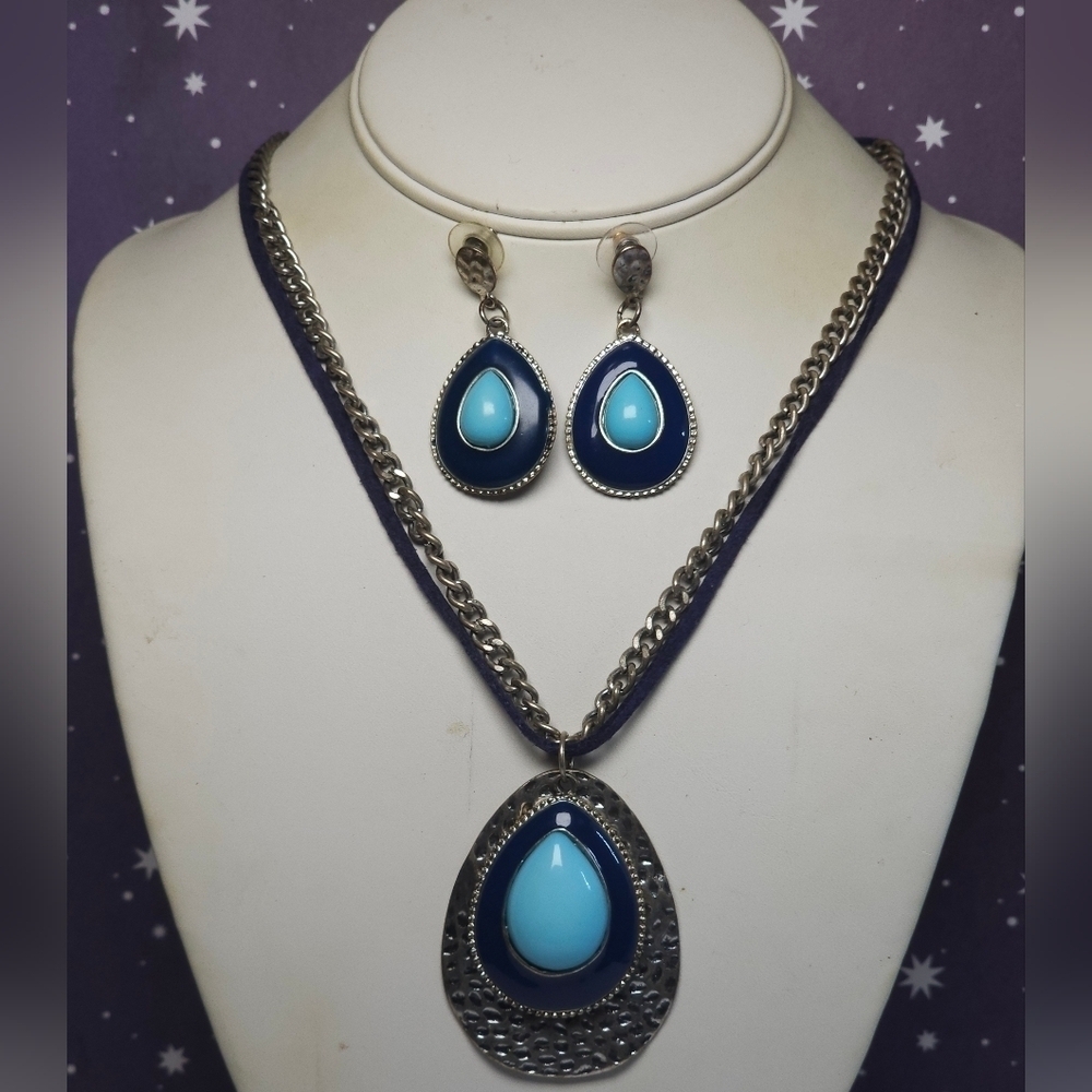 Blue & Silvertone Teardrop Necklace & Earrings Matching Set